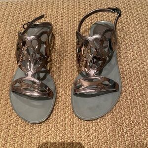 Stuart Weitzman metallic flat sandal